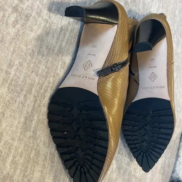 Donald Pliner Tan Heeled Ankle Boots - Picture 11 of 11